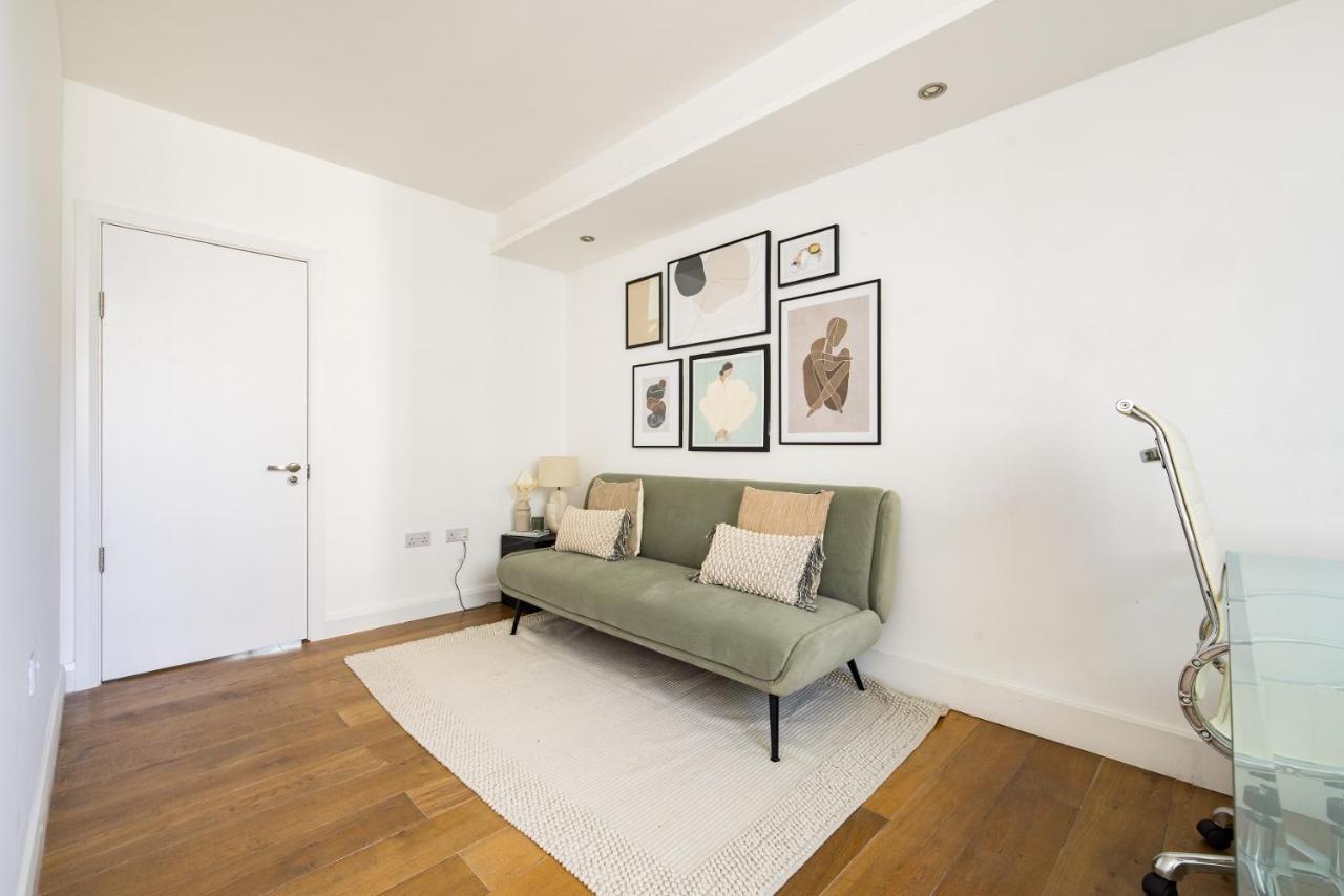 The River Thames View - Stunning 2bdr Flat With Study + Balcony Apartamento Londres